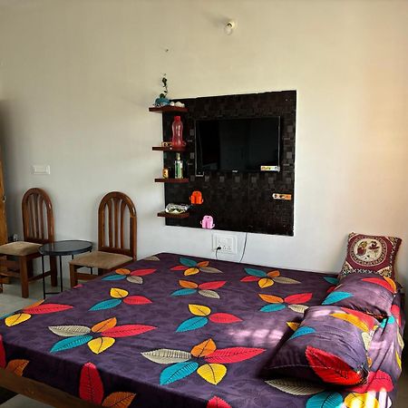 Superb Room For Decent Couples & Families Mysore Exterior photo