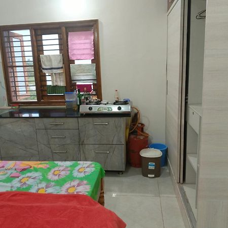 Superb Room For Decent Couples & Families Mysore Exterior photo